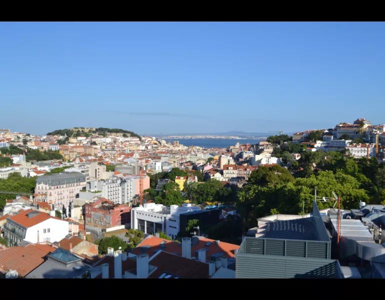 Le bar nous offrait une vue imprenable sur Lisbonne